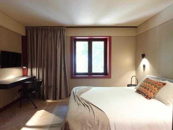 Oporto CoLiving Circunvalação 13228 : photo 6 de la chambre chambre double avec salle de bains privative