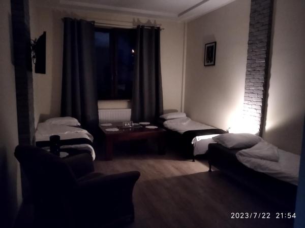 Hotelik rodzinny 365 pokoje z łazienkami : photo 5 de la chambre chambre triple