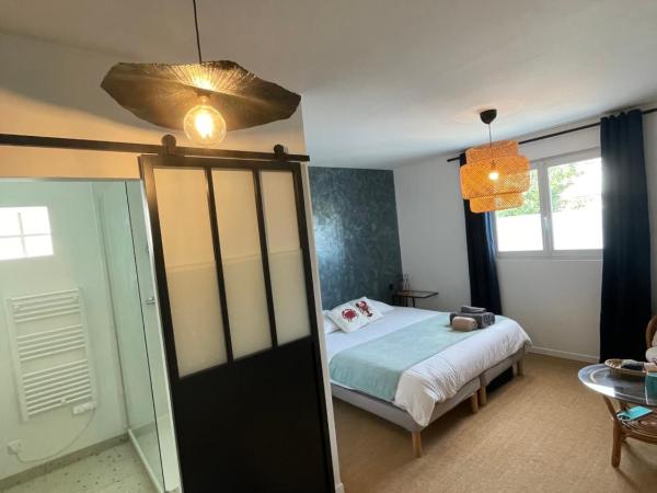 L'Annexe Amiens : photo 7 de la chambre chambre triple confort avec douche