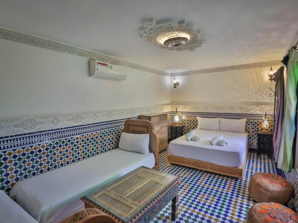 Dar Elinor : photo 2 de la chambre chambre quadruple avec balcon