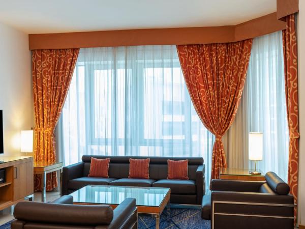 Four Points by Sheraton Bur Dubai : photo 1 de la chambre executive king suite with complimentary shuttle service to dubai mall & kite beach