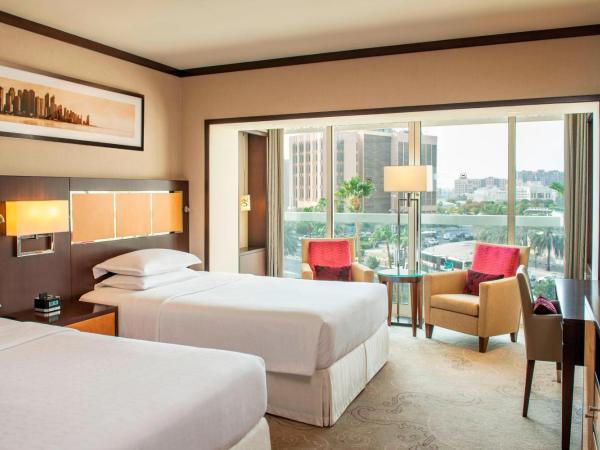 Sheraton Dubai Creek Hotel & Towers : photo 3 de la chambre chambre deluxe avec 2 lits jumeaux/simples - vue sur ville