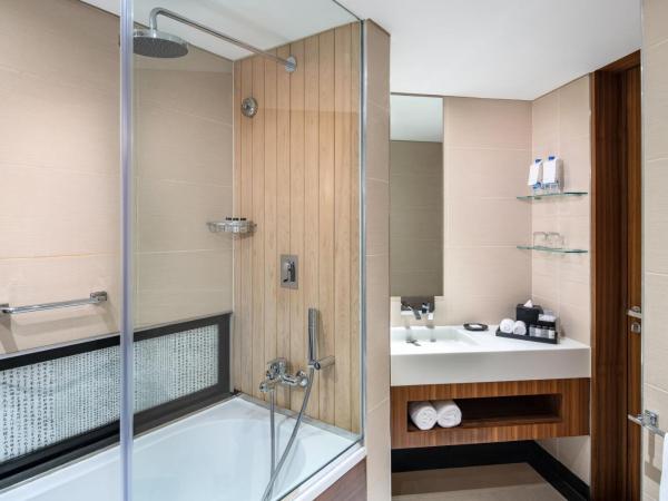 Sheraton Dubai Creek Hotel & Towers : photo 3 de la chambre chambre lit king-size japonaise avec accès au salon club