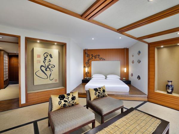 Sheraton Dubai Creek Hotel & Towers : photo 2 de la chambre chambre lit king-size japonaise avec accès au salon club