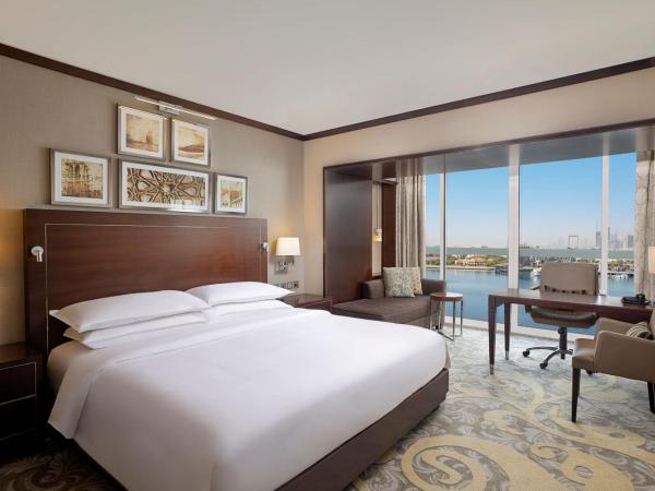 Sheraton Dubai Creek Hotel & Towers : photo 4 de la chambre chambre lit king-size club avec accès au salon club - petit-déjeuner, goûter et happy hours