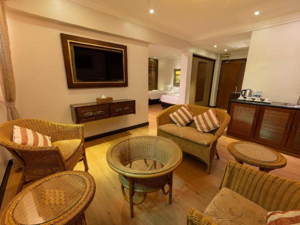 Hotel Puri Melaka : photo 2 de la chambre suite familiale