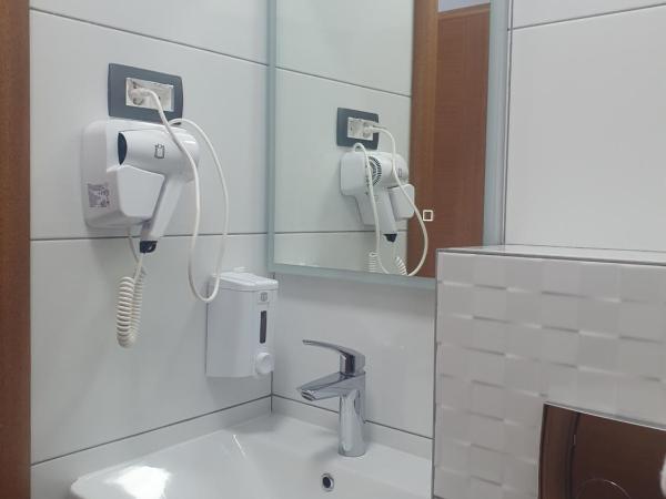 Hotel Europa : photo 9 de la chambre chambre double