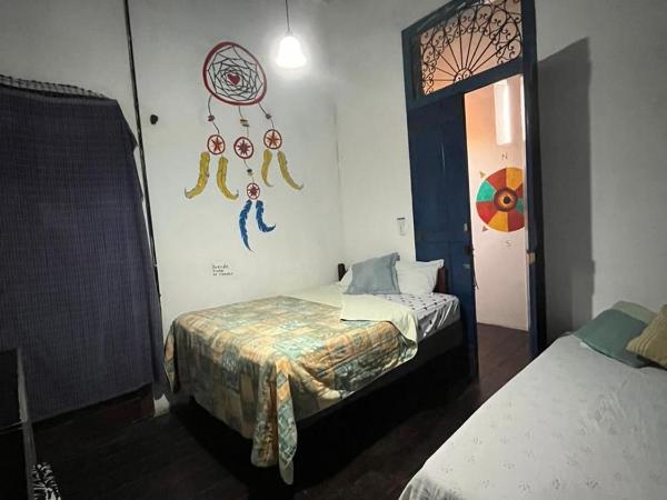 Hostel Torre Bahia-Familia : photo 5 de la chambre chambre familiale avec salle de bains commune