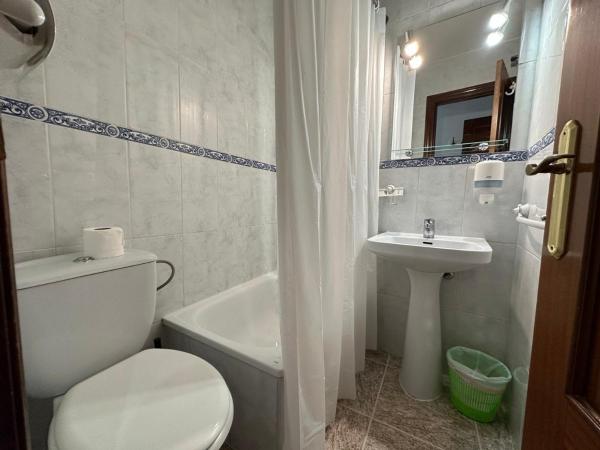 Pensión Recogidas : photo 4 de la chambre chambre simple avec salle de bains privative