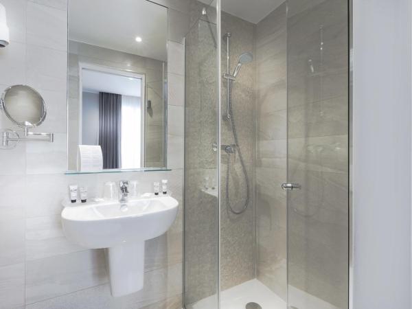 Hôtel International Paris : photo 1 de la chambre chambre double ou lits jumeaux supérieure