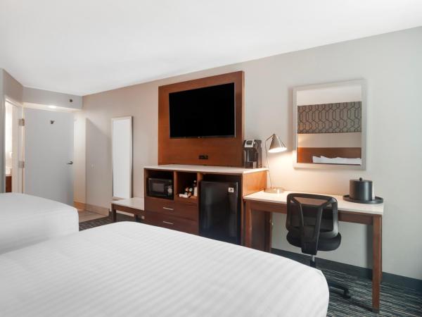 Best Western Plus Commerce Hotel : photo 7 de la chambre chambre avec 2 grands lits queen-size 