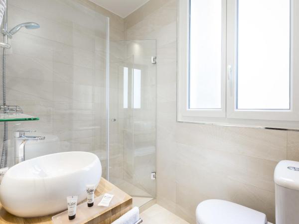 Hôtel International Paris : photo 6 de la chambre chambre double ou lits jumeaux supérieure