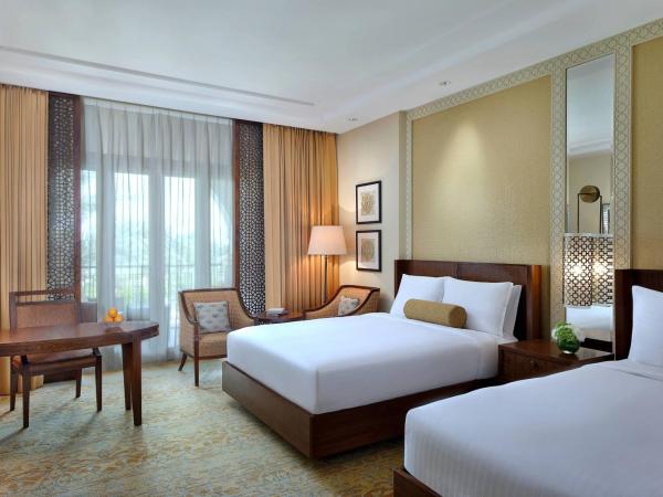 The Ritz-Carlton, Dubai : photo 1 de la chambre chambre deluxe avec balcon - vue sur jardin