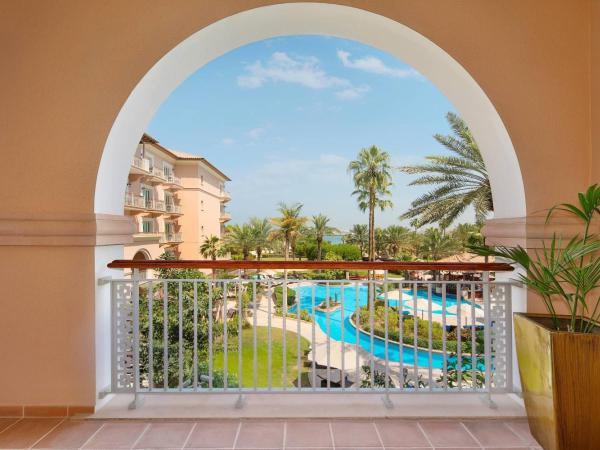 The Ritz-Carlton, Dubai : photo 4 de la chambre chambre deluxe avec balcon - vue sur jardin