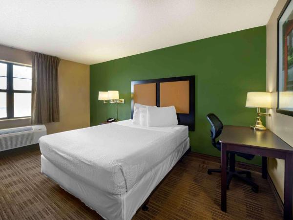 Extended Stay America Suites - Oklahoma City - Airport : photo 1 de la chambre studio lit queen-size - non-fumeurs