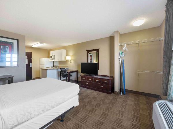 Extended Stay America Suites - Oklahoma City - Airport : photo 4 de la chambre studio lit queen-size - non-fumeurs