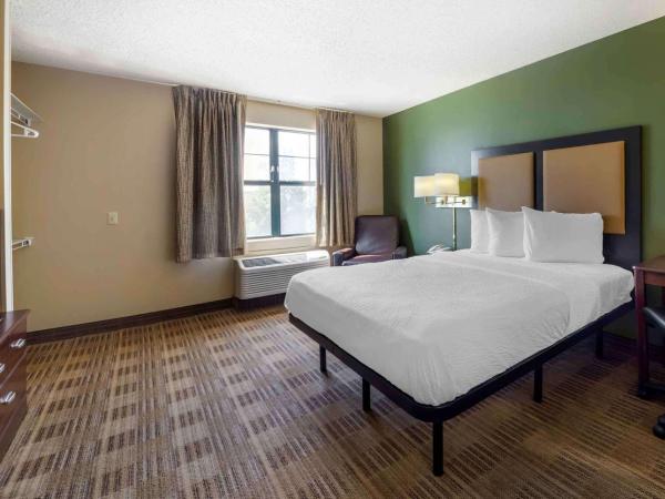Extended Stay America Suites - Oklahoma City - NW Expressway : photo 1 de la chambre studio avec 1 lit queen-size - accessible aux personnes à mobilité réduite - non-fumeurs