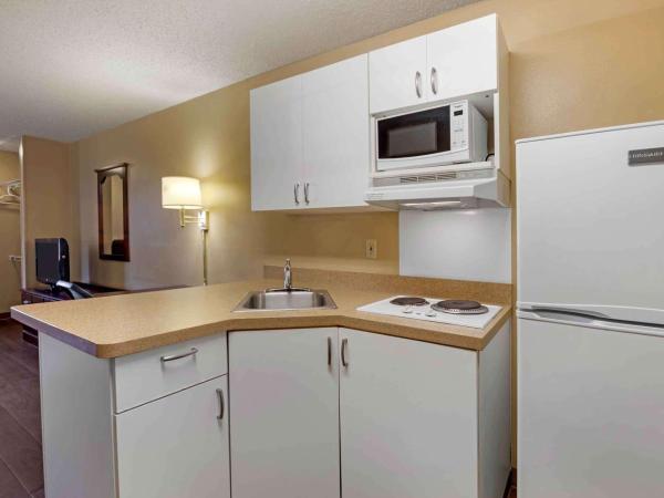 Extended Stay America Suites - Oklahoma City - NW Expressway : photo 4 de la chambre studio lit king-size - non-fumeurs