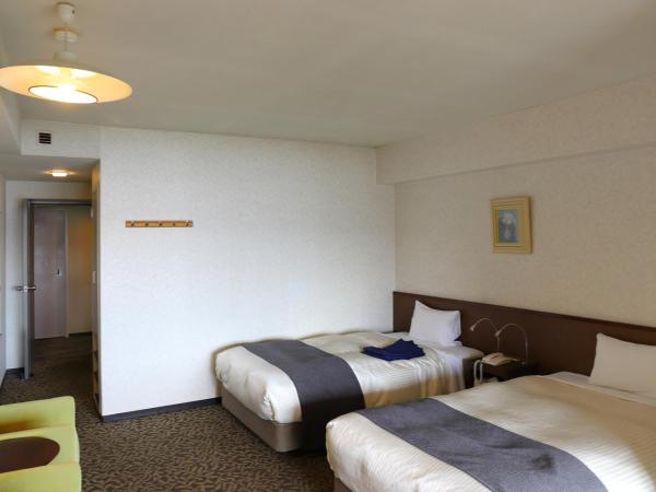 Ooedo Onsen Monogatari Nagasaki Hotel Seifu : photo 2 de la chambre twin room with tatami area with view - non-smoking