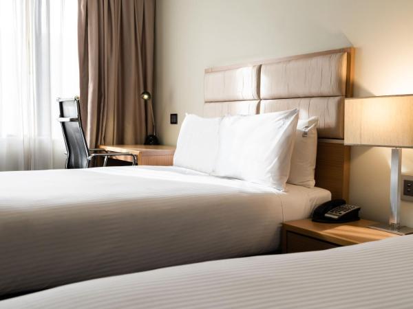 Holiday Inn Parramatta, an IHG Hotel : photo 6 de la chambre chambre double standard avec 2 lits doubles