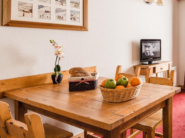 Lagrange Vacances Les Hauts de Comborcière : photo 4 de la chambre appartement 1 chambre (4 adultes)