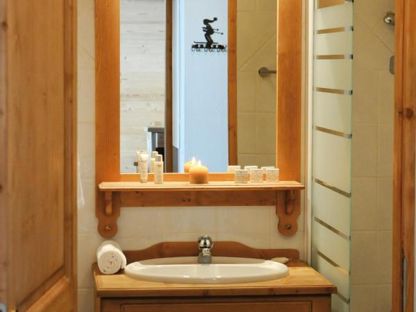 Lagrange Vacances Les Hauts de Comborcière : photo 7 de la chambre appartement 1 chambre (4 adultes)