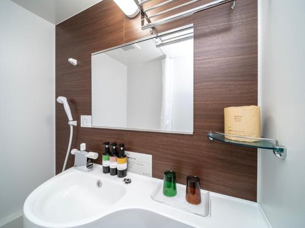 Super Hotel Premier Namba Shinsaibashi Natural Hot Spring : photo 10 de la chambre chambre double standard