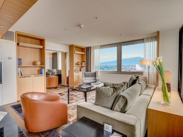 InterContinental Genève, an IHG Hotel : photo 2 de la chambre suite présidentielle avec vue sur le lac