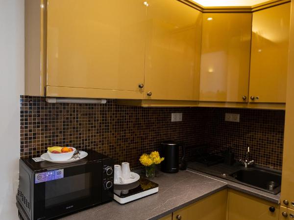 Friends Hostel & Apartments : photo 4 de la chambre suite standard