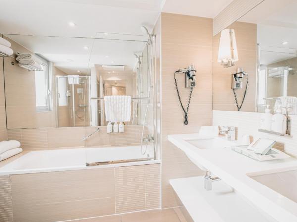 Holiday Inn Mulhouse by IHG : photo 8 de la chambre suite lit king-size avec canapé-lit