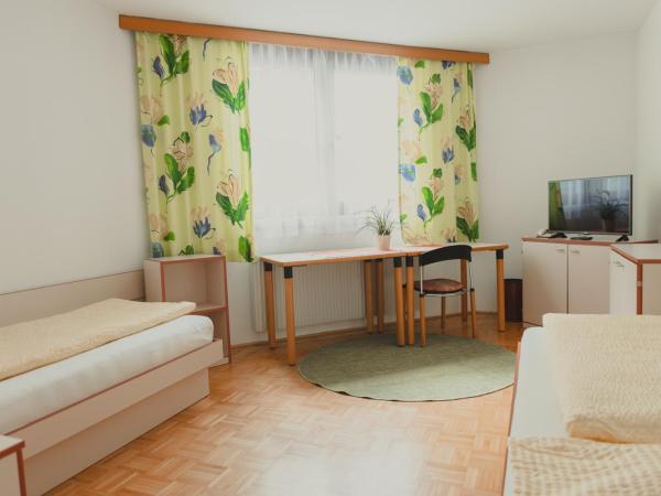 Sommerhotel Karwendel : photo 1 de la chambre chambre double ou lits jumeaux