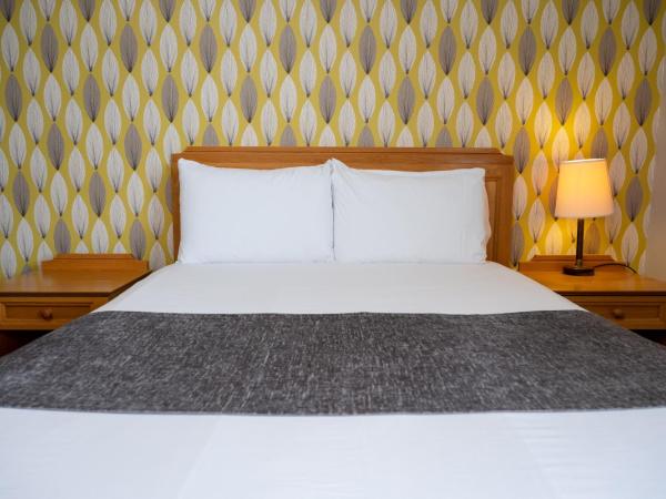 Commodore Hotel by Greene King Inns : photo 2 de la chambre chambre double