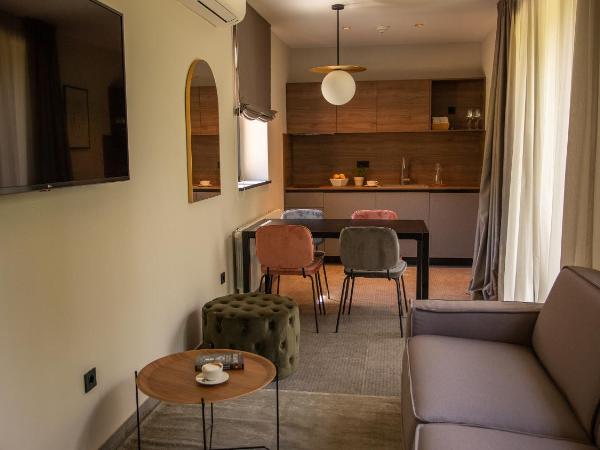 Hotel Republika : photo 6 de la chambre appartement 2 chambres supérieur avec accès extérieur - bâtiment annexe