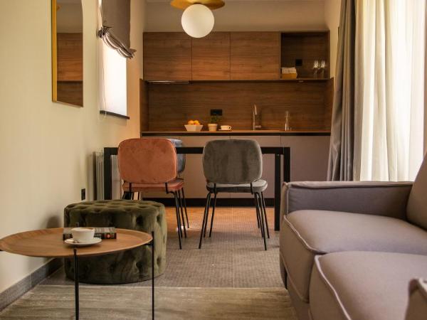 Hotel Republika : photo 1 de la chambre appartement 2 chambres supérieur avec accès extérieur - bâtiment annexe