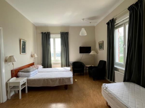 Carlstad Sport Hostel : photo 5 de la chambre chambre triple avec salle de bains commune