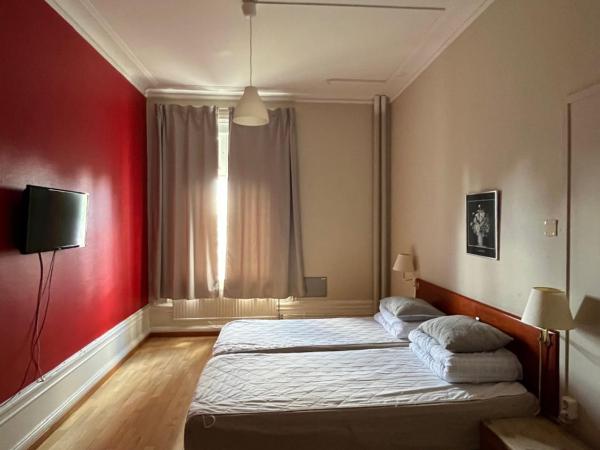 Carlstad Sport Hostel : photo 4 de la chambre chambre lits jumeaux avec salle de bains commune