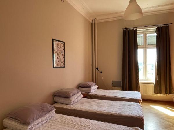 Carlstad Sport Hostel : photo 3 de la chambre chambre triple avec salle de bains commune