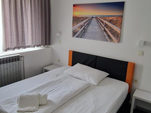 Grand Bells Bed And Breakfast : photo 2 de la chambre chambre simple avec salle de bains