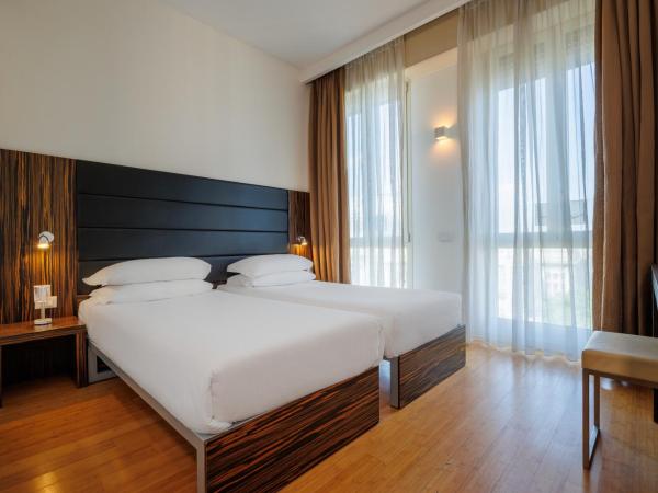 IH Hotels Milano Centrale : photo 2 de la chambre chambre double Économique - dépendance