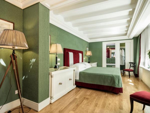 Hotel Regency - Small Luxury Hotels of the World : photo 1 de la chambre suite junior avec jardin privé