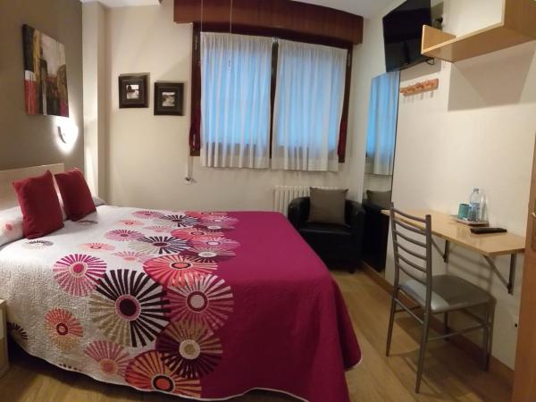 Alojamientos Pamplona : photo 10 de la chambre chambre double