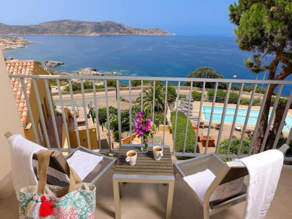 Le Saint Erasme, Hotel Eco Friendly : photo 10 de la chambre chambre triple panorama avec balcon et vue sur la mer