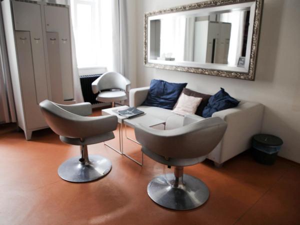 Wake Up Wellness Hostel : photo 2 de la chambre lit superposé dans dortoir mixte
