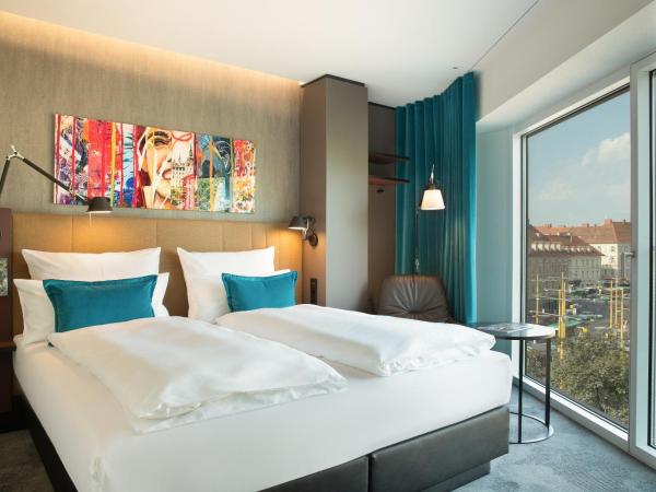 Motel One Graz : photo 4 de la chambre chambre standard lit queen-size