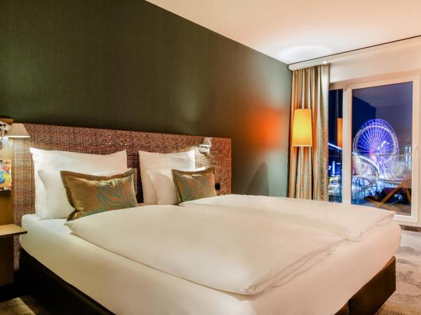 Motel One Wien-Prater : photo 3 de la chambre chambre double avec balcon