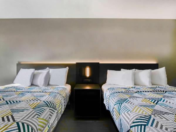 Motel 6 Atlanta, Ga - Midtown : photo 2 de la chambre chambre deluxe avec 2 lits queen-size - non-fumeurs