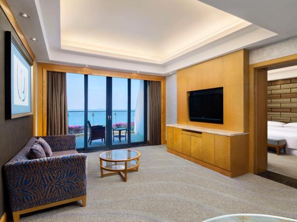 Four Points by Sheraton Hainan, Sanya : photo 1 de la chambre grand ocean suite，1 king, ocean view, high floor, balcony