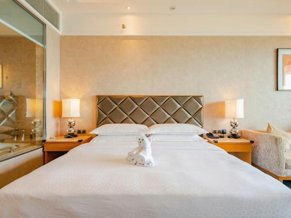 Four Points by Sheraton Hainan, Sanya : photo 2 de la chambre city view king bed room