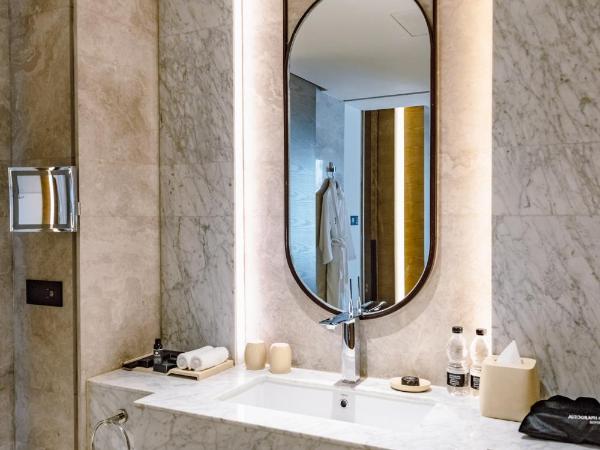 The Sifang Hotel Nanjing, Autograph Collection : photo 3 de la chambre chambre lits jumeaux - vue sur lac