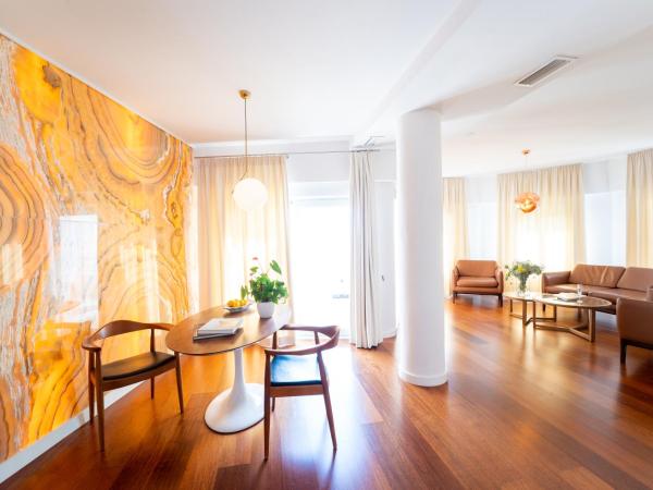 Plaza Mina Suites - Adults Recommended by Luxury Suites Cadiz : photo 9 de la chambre atico gran lujo vista mar - 2 dormitorios